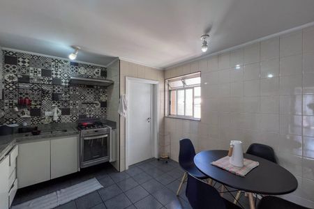 Apartamento à venda com 94m², 2 quartos e 1 vaga Apartamento à venda com 94m², 2 quartos e 1 vagaCozinha