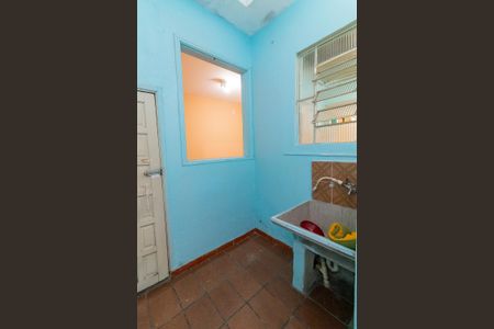 Casa à venda com 100m², 3 quartos e 4 vagasÁrea de Serviço 2