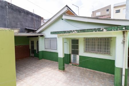 Casa à venda com 100m², 3 quartos e 4 vagasFachada