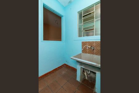 Casa à venda com 100m², 3 quartos e 4 vagasÁrea de Serviço 2