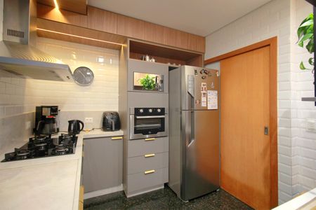 Apartamento à venda com 130m², 4 quartos e 2 vagasCozinha