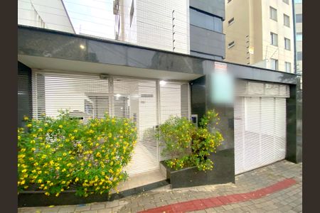 Apartamento à venda com 130m², 4 quartos e 2 vagas Apartamento à venda com 130m², 4 quartos e 2 vagasFachada