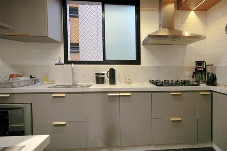 Apartamento à venda com 130m², 4 quartos e 2 vagasCozinha