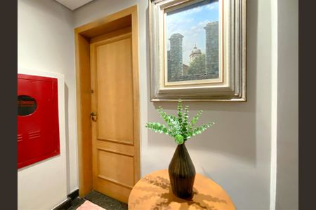 Apartamento à venda com 130m², 4 quartos e 2 vagas Apartamento à venda com 130m², 4 quartos e 2 vagasHall