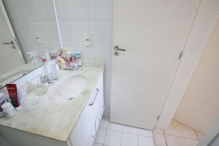 Apartamento à venda com 55m², 2 quartos e 1 vaga Apartamento à venda com 55m², 2 quartos e 1 vagaBanheiro da Suíte