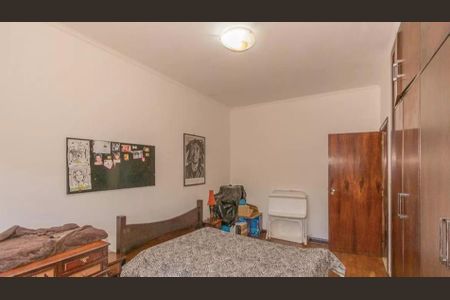 Casa à venda com 370m², 4 quartos e 6 vagas