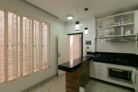 Casa à venda com 282m², 3 quartos e 3 vagasCozinha