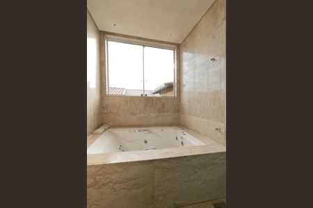 Casa à venda com 282m², 3 quartos e 3 vagasBanheiro Suite