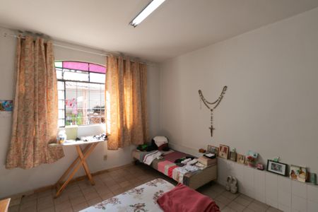 Casa à venda com 80m², 4 quartos e 8 vagas Casa à venda com 80m², 4 quartos e 8 vagasQuarto 4