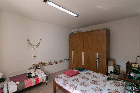 Casa à venda com 80m², 4 quartos e 8 vagas Casa à venda com 80m², 4 quartos e 8 vagasQuarto 4