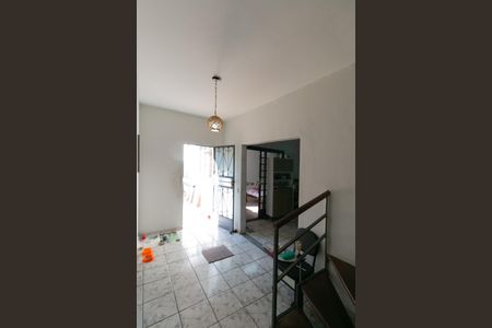 Casa à venda com 80m², 4 quartos e 8 vagas Casa à venda com 80m², 4 quartos e 8 vagasEntrada