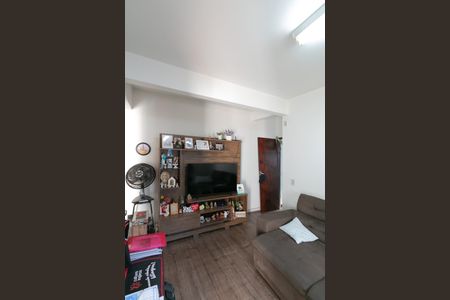 Casa à venda com 80m², 4 quartos e 8 vagas Casa à venda com 80m², 4 quartos e 8 vagasSala