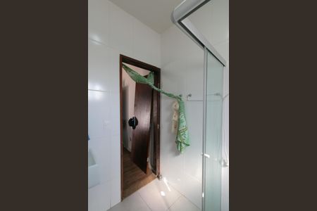 Casa à venda com 80m², 4 quartos e 8 vagas Casa à venda com 80m², 4 quartos e 8 vagasBanheiro Social 2