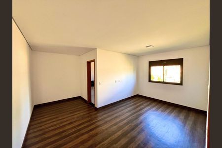 Casa à venda com 525m², 4 quartos e 3 vagas