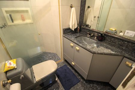 Apartamento à venda com 260m², 6 quartos e 4 vagas Apartamento à venda com 260m², 6 quartos e 4 vagasBanheiro Social