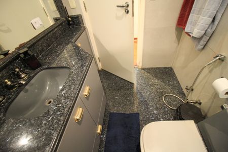 Apartamento à venda com 260m², 6 quartos e 4 vagas Apartamento à venda com 260m², 6 quartos e 4 vagasBanheiro Social