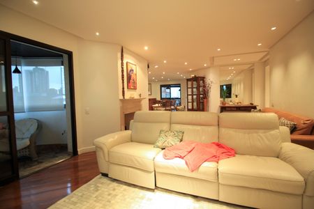 Apartamento à venda com 260m², 6 quartos e 4 vagas Apartamento à venda com 260m², 6 quartos e 4 vagasSala