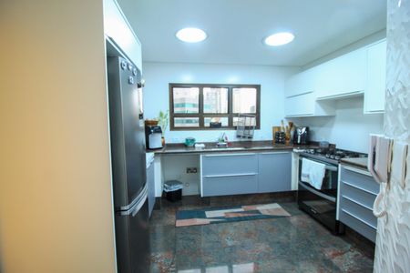 Apartamento à venda com 260m², 6 quartos e 4 vagas Apartamento à venda com 260m², 6 quartos e 4 vagasCozinha