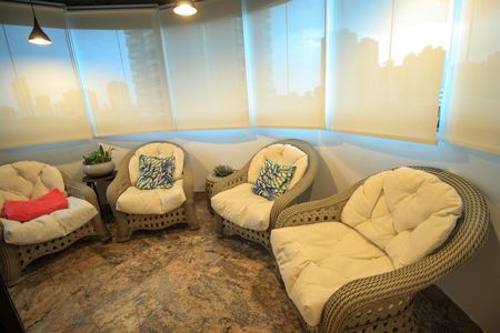 Apartamento à venda com 260m², 6 quartos e 4 vagas Apartamento à venda com 260m², 6 quartos e 4 vagasSala