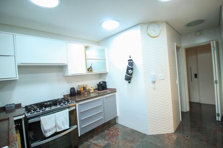 Apartamento à venda com 260m², 6 quartos e 4 vagas Apartamento à venda com 260m², 6 quartos e 4 vagasCozinha