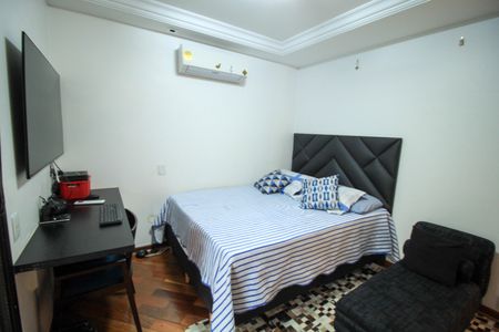 Apartamento à venda com 260m², 6 quartos e 4 vagas Apartamento à venda com 260m², 6 quartos e 4 vagasQuarto 1