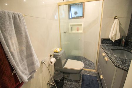 Apartamento à venda com 260m², 6 quartos e 4 vagas Apartamento à venda com 260m², 6 quartos e 4 vagasBanheiro Social