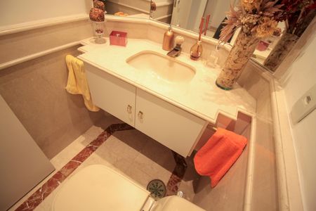 Apartamento à venda com 260m², 6 quartos e 4 vagas Apartamento à venda com 260m², 6 quartos e 4 vagasLavabo