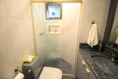 Apartamento à venda com 260m², 6 quartos e 4 vagas Apartamento à venda com 260m², 6 quartos e 4 vagasBanheiro Social