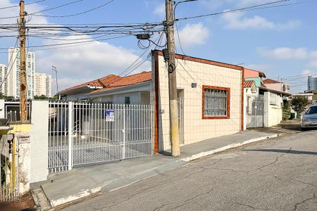 Casa à venda com 200m², 3 quartos e 5 vagasFachada + plaquinha