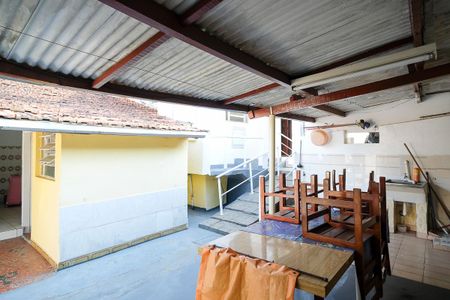 Casa à venda com 200m², 3 quartos e 5 vagasQuintal