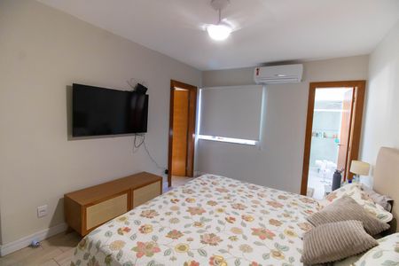 Casa à venda com 240m², 3 quartos e 4 vagasSuíte 3