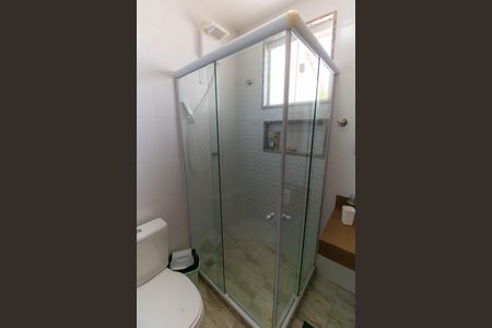 Casa à venda com 240m², 3 quartos e 4 vagasBanheiro da Suíte 2