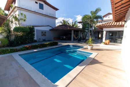 Casa à venda com 240m², 3 quartos e 4 vagasÁrea externa