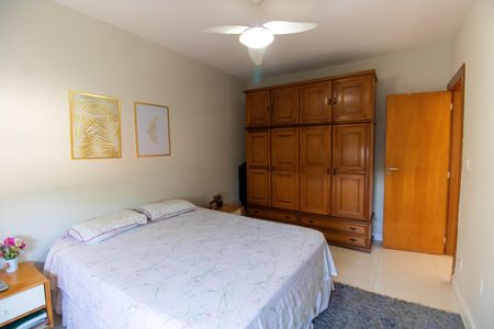 Casa à venda com 240m², 3 quartos e 4 vagasSuíte 1