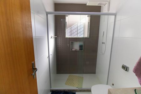 Casa à venda com 240m², 3 quartos e 4 vagasBanheiro Social