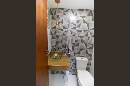 Casa à venda com 240m², 3 quartos e 4 vagasLavabo