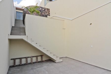 Casa à venda com 171m², 3 quartos e 2 vagas Casa à venda com 171m², 3 quartos e 2 vagasGaragem