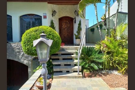 Casa à venda com 359m², 3 quartos e 6 vagas