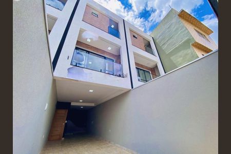 Casa à venda com 140m², 3 quartos e 3 vagas