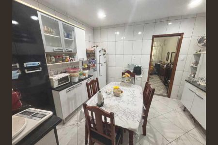 Casa à venda com 85m², 2 quartos e 1 vaga