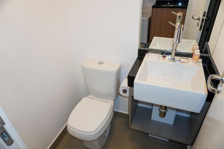 Studio à venda com 28m², 1 quarto e 1 vaga Studio à venda com 28m², 1 quarto e 1 vagaBanheiro