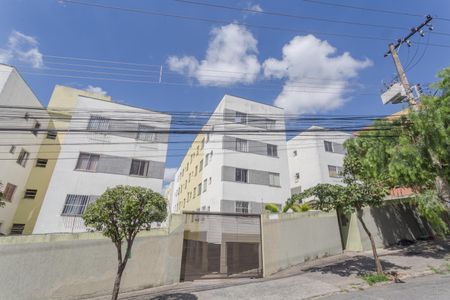 Apartamento à venda com 52m², 3 quartos e 1 vaga Apartamento à venda com 52m², 3 quartos e 1 vagaFachada