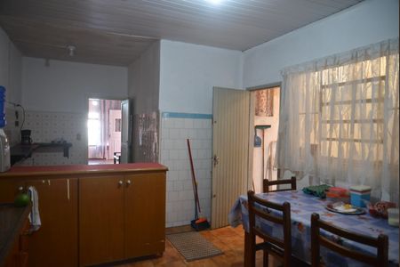 Casa à venda com 212m², 3 quartos e 2 vagasCozinha