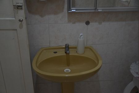 Casa à venda com 212m², 3 quartos e 2 vagasBanheiro Social