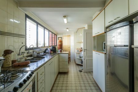 Apartamento à venda com 200m², 3 quartos e 3 vagas Apartamento à venda com 200m², 3 quartos e 3 vagasCozinha