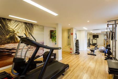 Apartamento à venda com 200m², 3 quartos e 3 vagas Apartamento à venda com 200m², 3 quartos e 3 vagasÁrea comum - Academia