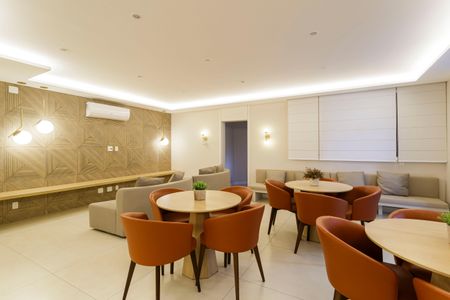 Apartamento à venda com 200m², 3 quartos e 3 vagas Apartamento à venda com 200m², 3 quartos e 3 vagasÁrea comum - Salão de festas