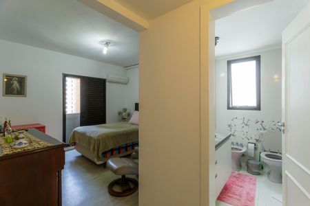 Apartamento à venda com 200m², 3 quartos e 3 vagas Apartamento à venda com 200m², 3 quartos e 3 vagasSuíte 3