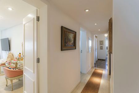 Apartamento à venda com 200m², 3 quartos e 3 vagas Apartamento à venda com 200m², 3 quartos e 3 vagasCorredor