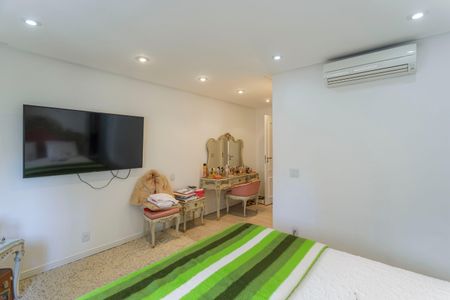 Apartamento à venda com 200m², 3 quartos e 3 vagas Apartamento à venda com 200m², 3 quartos e 3 vagasSuíte 2